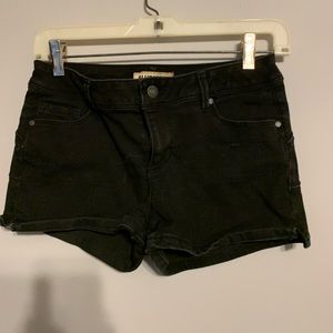 Black jean shorts!
